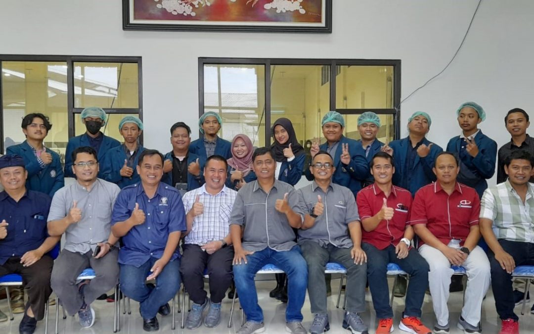 Mahasiswa S1 Peternakan Universitas Diponegoro Belajar tentang Manajemen Rumah Potong Unggas di PT. Sahabat Pangan Sejahtera, Kabupaten Tegal