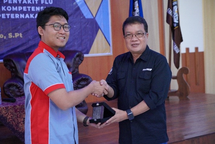PT. Medion Memberikan Kuliah Umum dan Pelatihan Nekropsi pada Mahasiswa S-1 Peternakan Universitas Diponegoro tentang Penyakit Virus pada Unggas